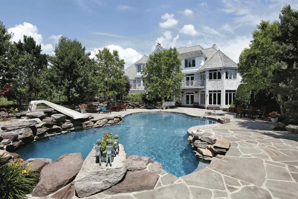 How to Get HOA Approval to Build a Pool in Virginia
