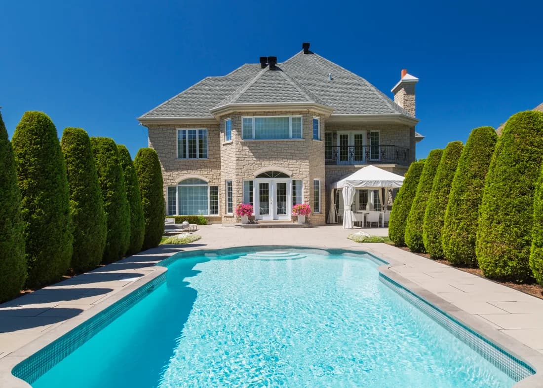 What Water Features Can You Add to a Custom Pool?